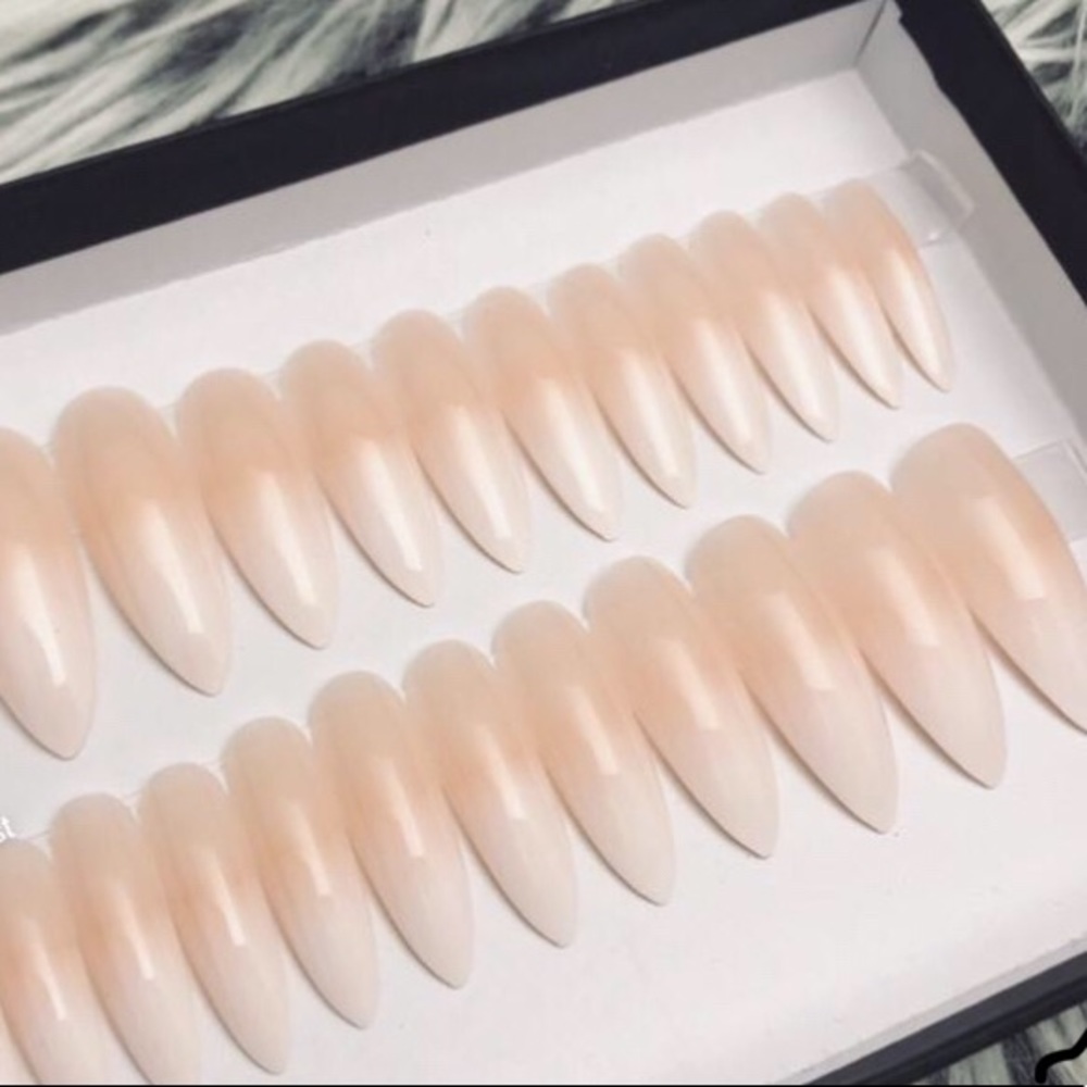 Instant Glam Press On nail sets